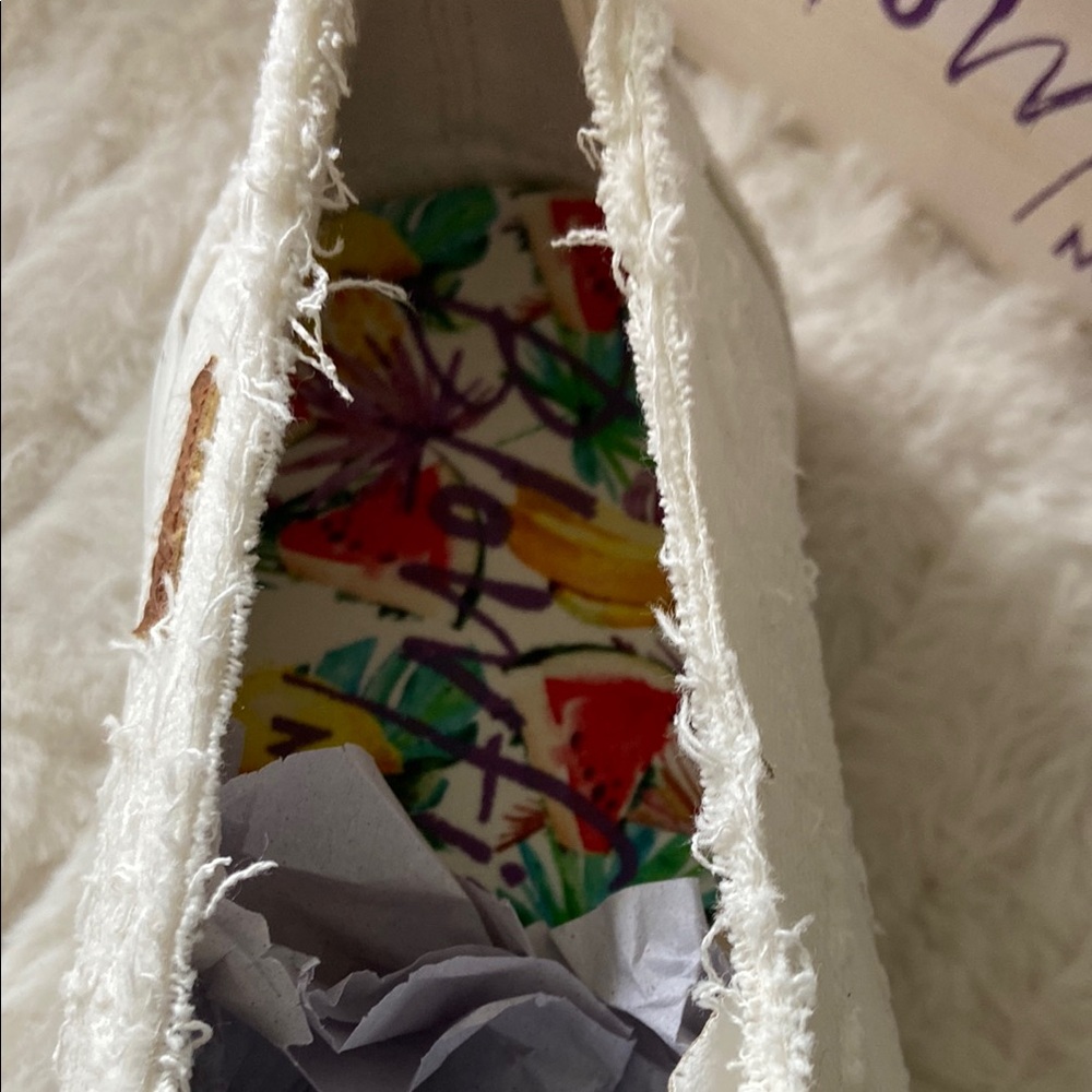 Blowfish White Casual Sneakers Canvas Low-Top - Picture 4 of 8